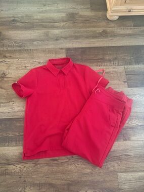 Figs Women's scrub setRed Top and Jogger medium